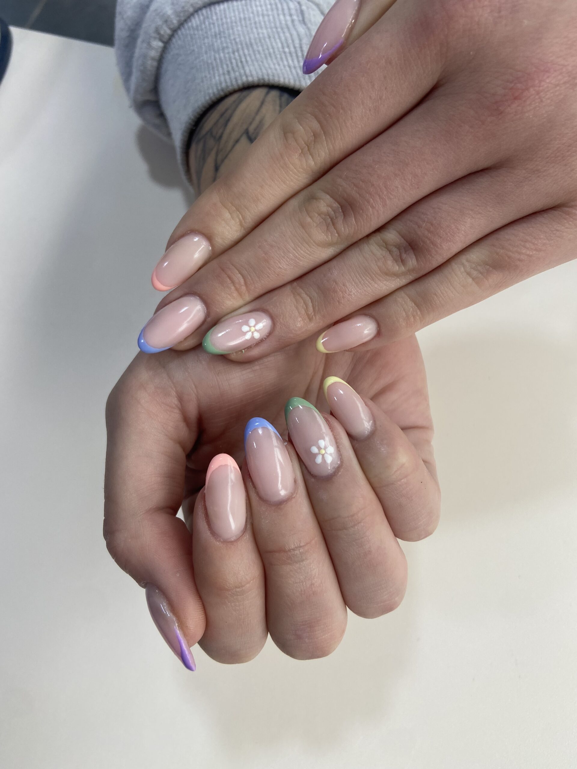 Manucure nude réalisée au salon