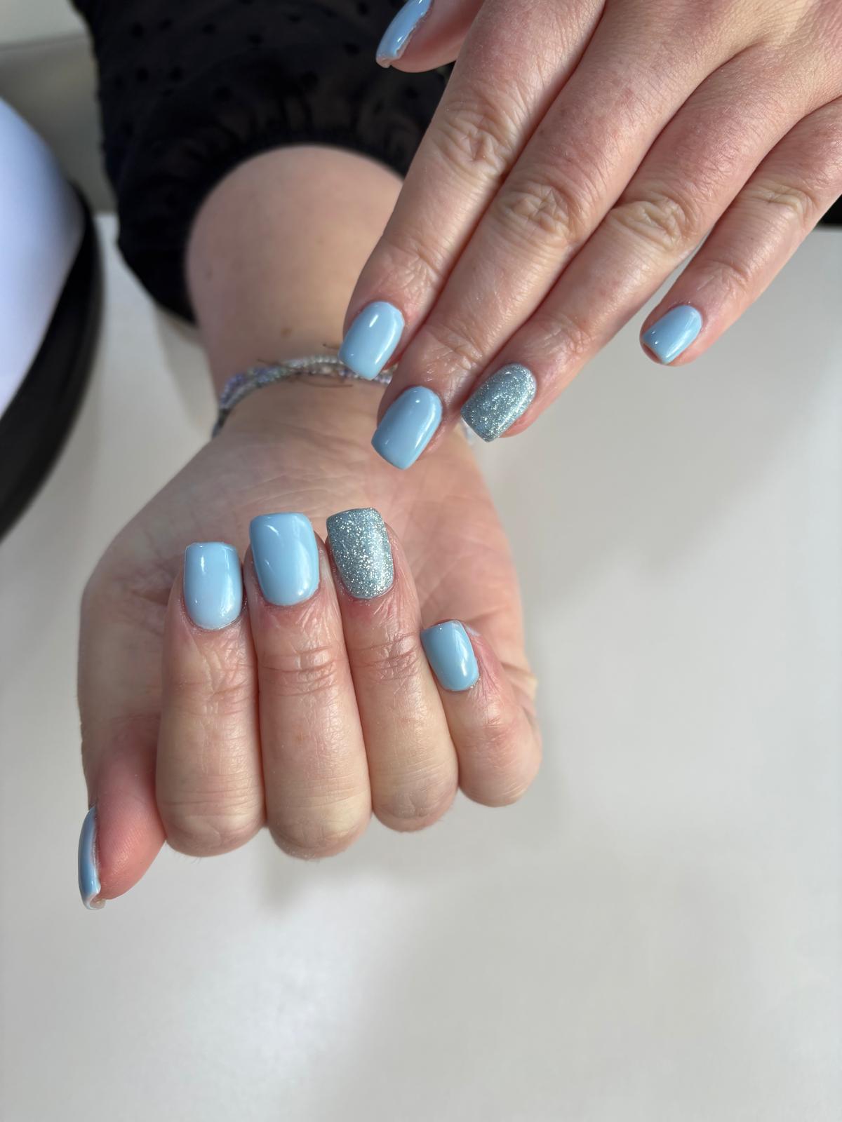 Extension et mise en beauté des ongles en gel